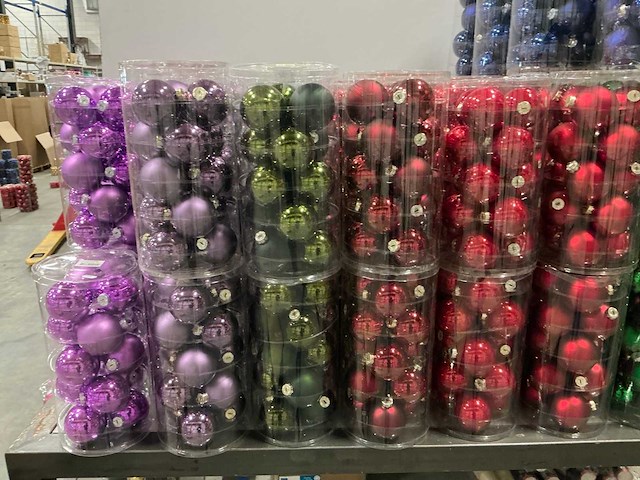 Partij diverse glazen kerstballen 80mm 15/tube (112 tubes) - afbeelding 12 van  20
