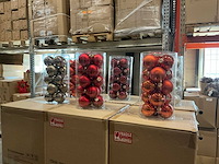 Partij diverse glazen kerstballen 80mm 15/tube (96 tubes) - afbeelding 1 van  20