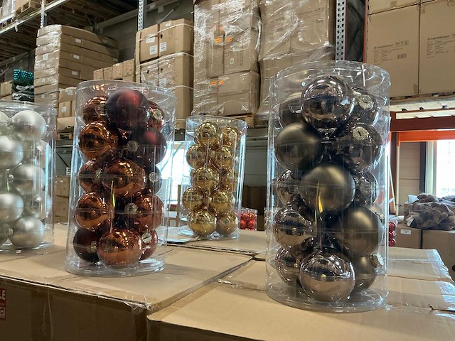 Partij diverse glazen kerstballen 80mm 15/tube (96 tubes) - afbeelding 13 van  16