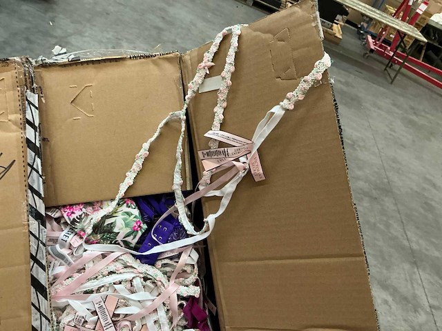 Partij diverse goederen - afbeelding 7 van  11