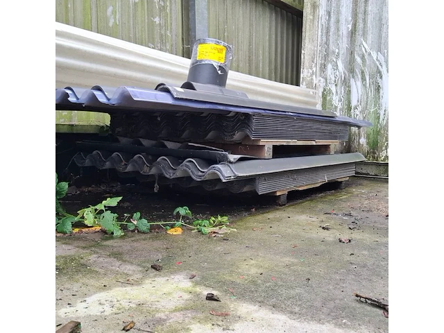 Partij diverse golfplaten op pallet - afbeelding 3 van  6