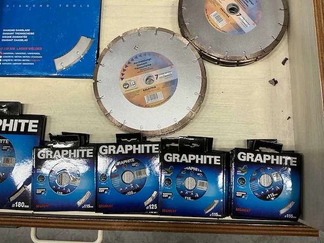 Partij diverse graphite/carat/galactica slijpschijven (69x) - afbeelding 7 van  7