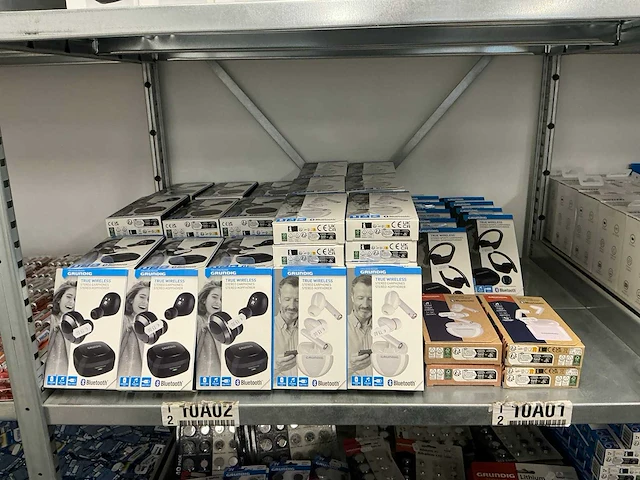 Partij diverse grundig true wireless stereo earphones (102x) - afbeelding 1 van  7