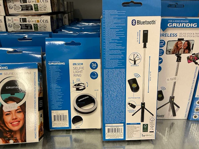 Partij diverse grundig/qware selfie light rings/tripods/automatisch volgen (118x) - afbeelding 6 van  9