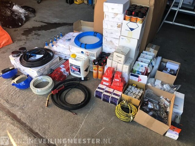 Partij diverse handelsgoederen - afbeelding 10 van  17