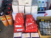 Partij diverse handelsgoederen - afbeelding 14 van  17