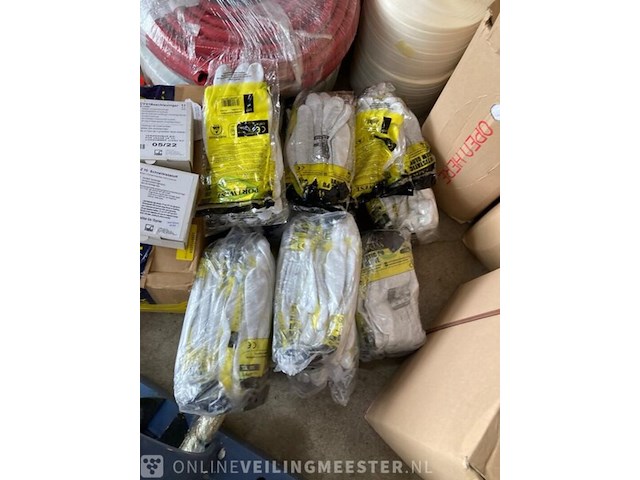 Partij diverse handelsgoederen - afbeelding 14 van  17