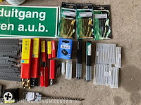 Partij diverse handelsgoederen - afbeelding 4 van  17