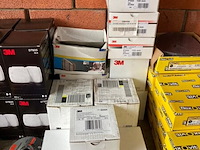 Partij diverse handelsgoederen - afbeelding 13 van  17