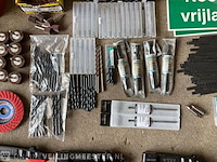 Partij diverse handelsgoederen - afbeelding 15 van  17
