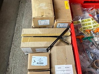 Partij diverse handelsgoederen - afbeelding 3 van  17