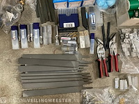 Partij diverse handelsgoederen - afbeelding 2 van  20