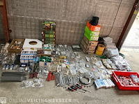 Partij diverse handelsgoederen - afbeelding 1 van  20