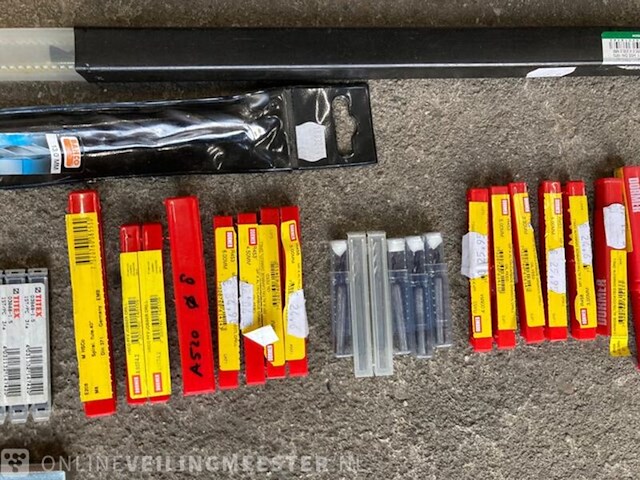 Partij diverse handelsgoederen - afbeelding 23 van  38