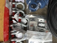Partij diverse handelsgoederen - afbeelding 2 van  19