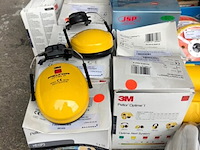 Partij diverse handelsgoederen - afbeelding 3 van  19