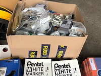 Partij diverse handelsgoederen - afbeelding 19 van  19