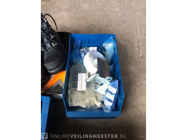 Partij diverse handelsgoederen - afbeelding 9 van  14