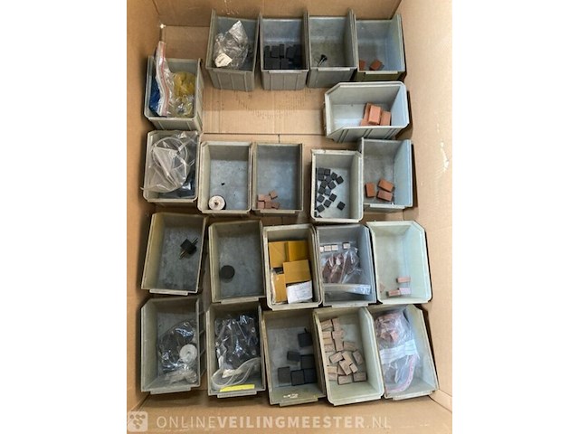 Partij diverse handelsgoederen - afbeelding 4 van  10