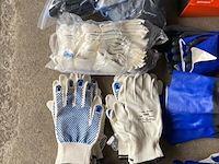 Partij diverse handelsgoederen - afbeelding 11 van  25