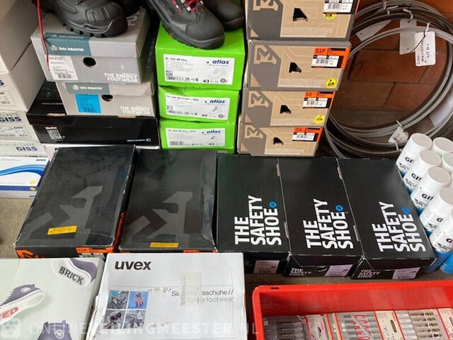 Partij diverse handelsgoederen - afbeelding 18 van  25