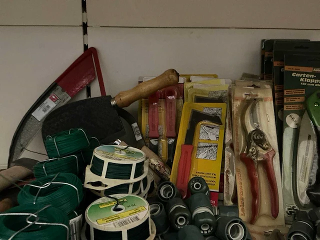 Partij diverse handgereedschap/accessoires (240x) - afbeelding 2 van  12