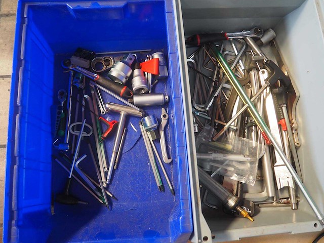 Partij diverse handgereedschappen - afbeelding 2 van  7