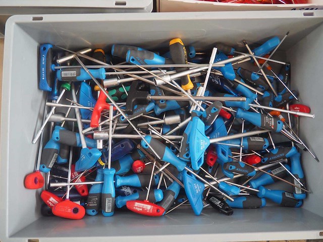 Partij diverse handgereedschappen - afbeelding 2 van  2