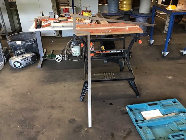 Partij diverse handgereedschappen/workmate en diversen - afbeelding 3 van  10