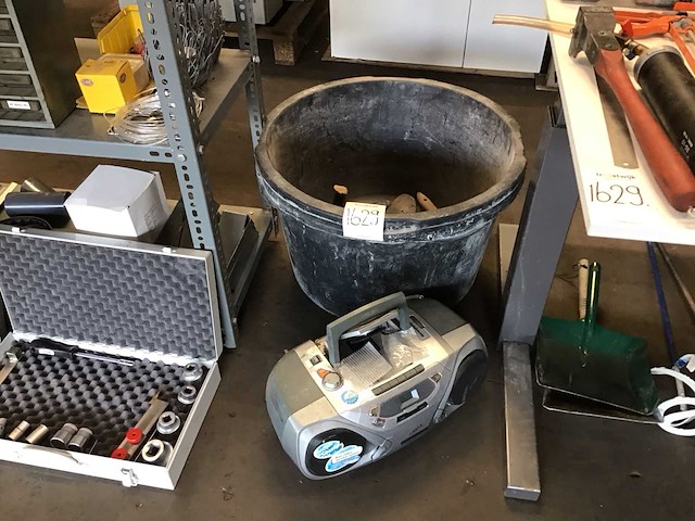 Partij diverse handgereedschappen/workmate en diversen - afbeelding 6 van  10