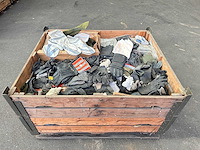 Partij diverse handschoenen - afbeelding 1 van  4