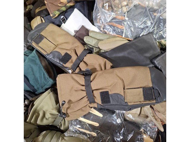 Partij diverse handschoenen - afbeelding 2 van  8