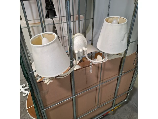 Partij diverse hanglampen en lampenkappen, o.a lnd design, home sweet home, lundia oy - afbeelding 11 van  23