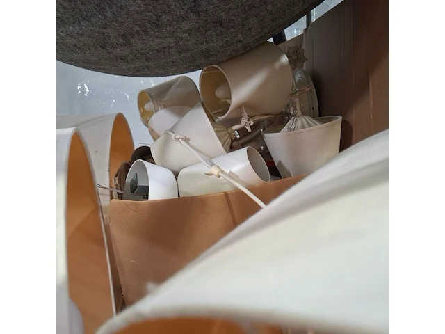 Partij diverse hanglampen en lampenkappen, o.a lnd design - afbeelding 9 van  10
