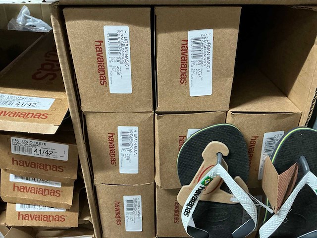 Partij diverse havaianas slippers (236x) - afbeelding 5 van  24