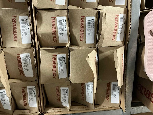 Partij diverse havaianas slippers (236x) - afbeelding 11 van  24