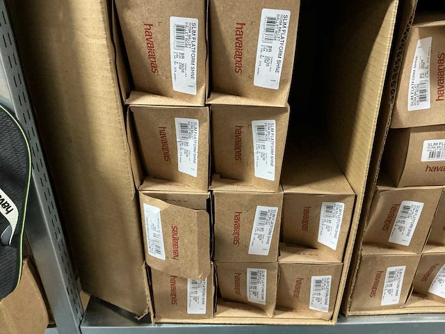 Partij diverse havaianas slippers (236x) - afbeelding 13 van  24
