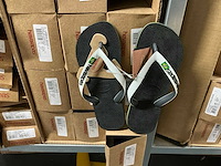 Partij diverse havaianas slippers (236x) - afbeelding 22 van  24