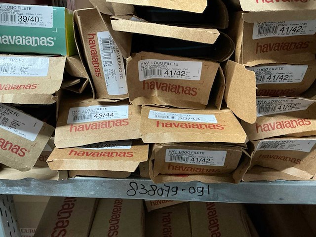 Partij diverse havaianas slippers (236x) - afbeelding 24 van  24
