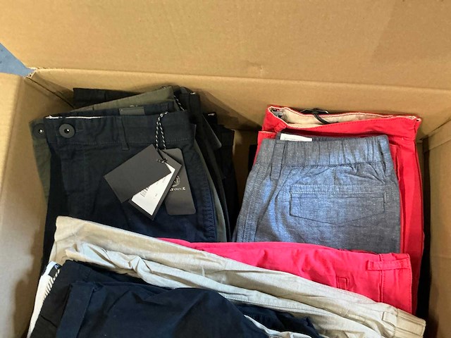 Partij diverse heren shorts o.a guess/lyle&scott/airforce (55x) - afbeelding 5 van  13