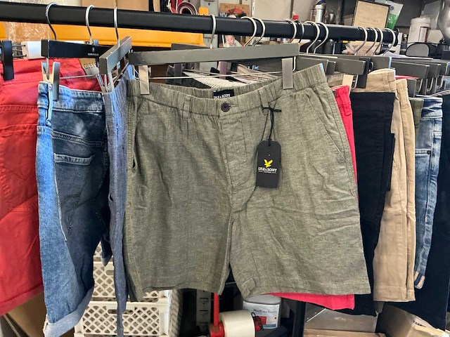 Partij diverse heren shorts o.a guess/lyle&scott/airforce (55x) - afbeelding 8 van  13