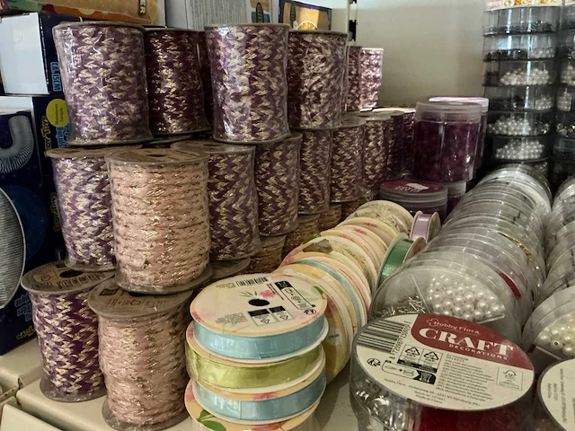 Partij diverse hobby flora craft decorations/ribbons/etc (273x) - afbeelding 3 van  4