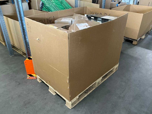 Partij diverse hoek planken (131x) - afbeelding 6 van  6