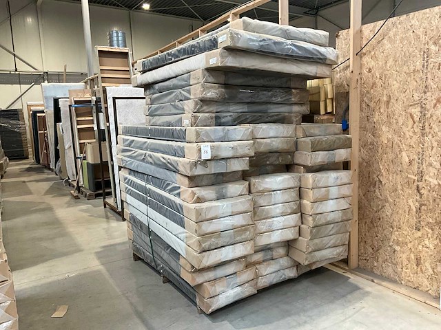 Partij diverse hoofdborden en halffabricaten - afbeelding 1 van  6