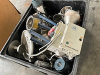 Partij diverse hoppers en machine toebehoren - afbeelding 3 van  4