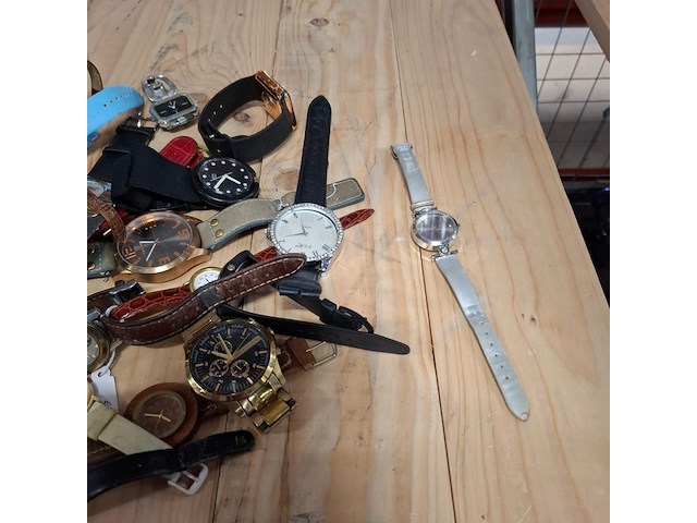 Partij diverse horloges - afbeelding 2 van  4