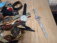 Partij diverse horloges - afbeelding 2 van  4