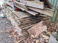 Partij diverse houten balken en planken - afbeelding 2 van  12