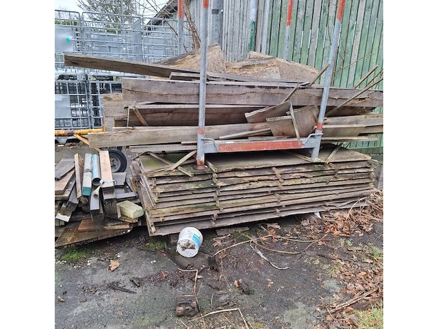 Partij diverse houten balken en planken - afbeelding 4 van  12