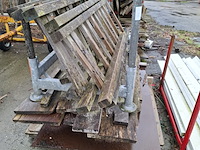 Partij diverse houten balken en planken - afbeelding 7 van  12